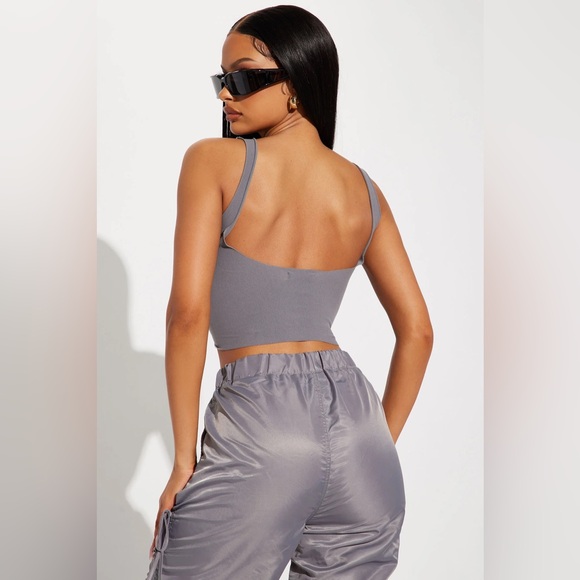 Fashion nova ripped grey tank crop top - Picture 3 of 7